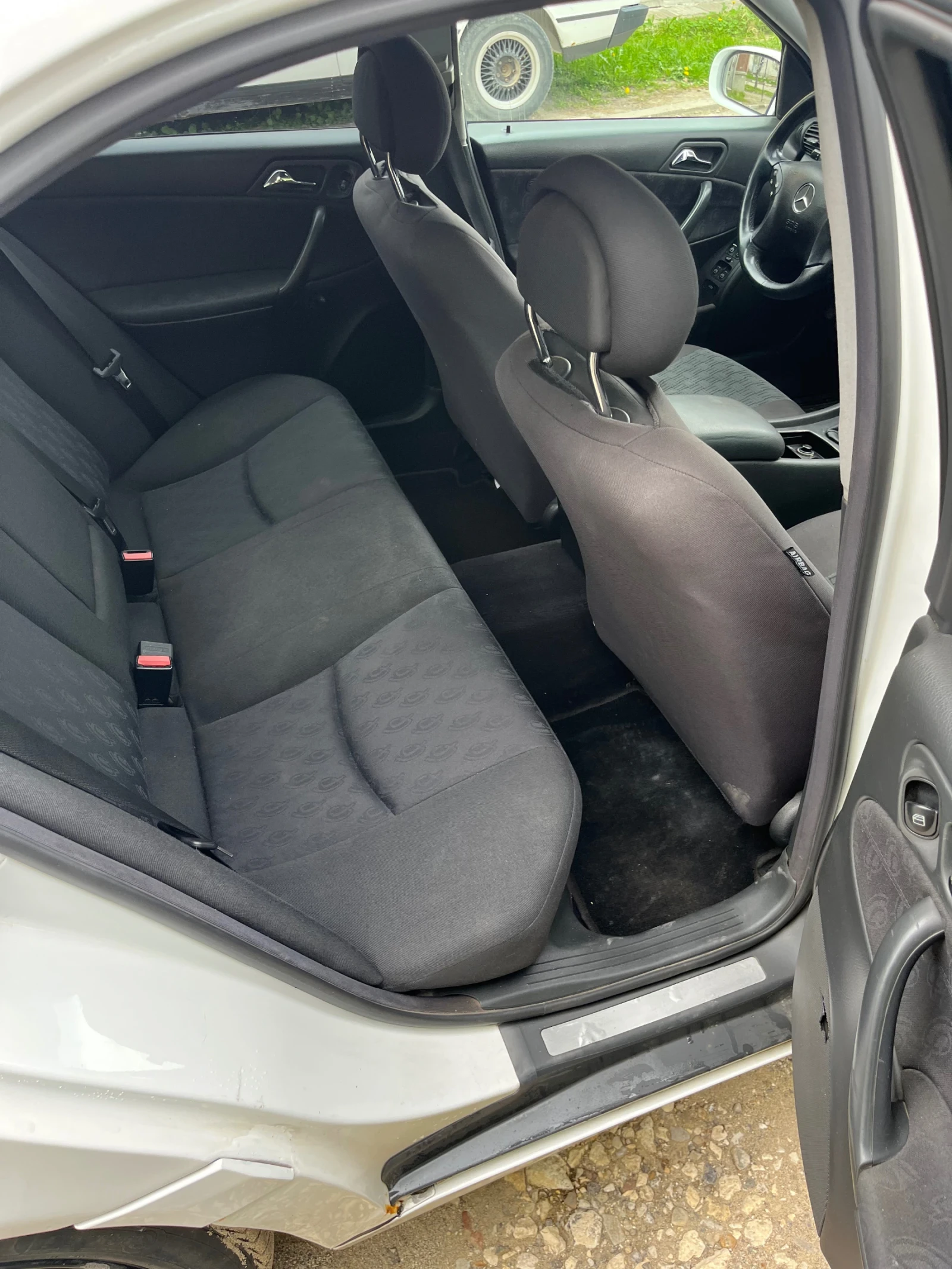 Mercedes-Benz C 220, снимка 14 - Автомобили и джипове - 54271538