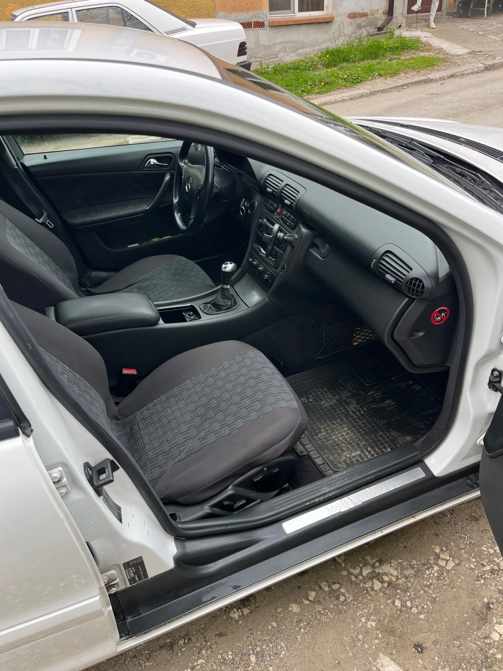 Mercedes-Benz C 220, снимка 13 - Автомобили и джипове - 54271538