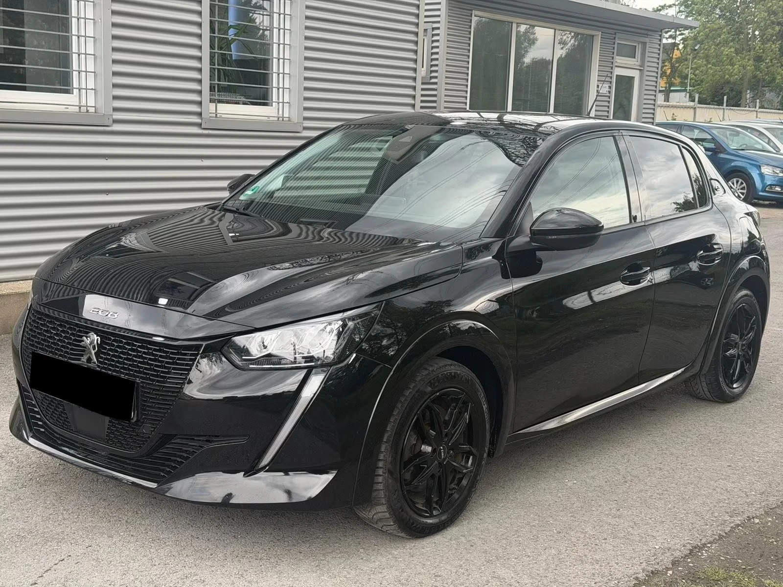 Peugeot 208 e-ALLURE PACK| 92%Батерия| Термопомпа| 360 | Подгр, снимка 2 - Автомобили и джипове - 54855753