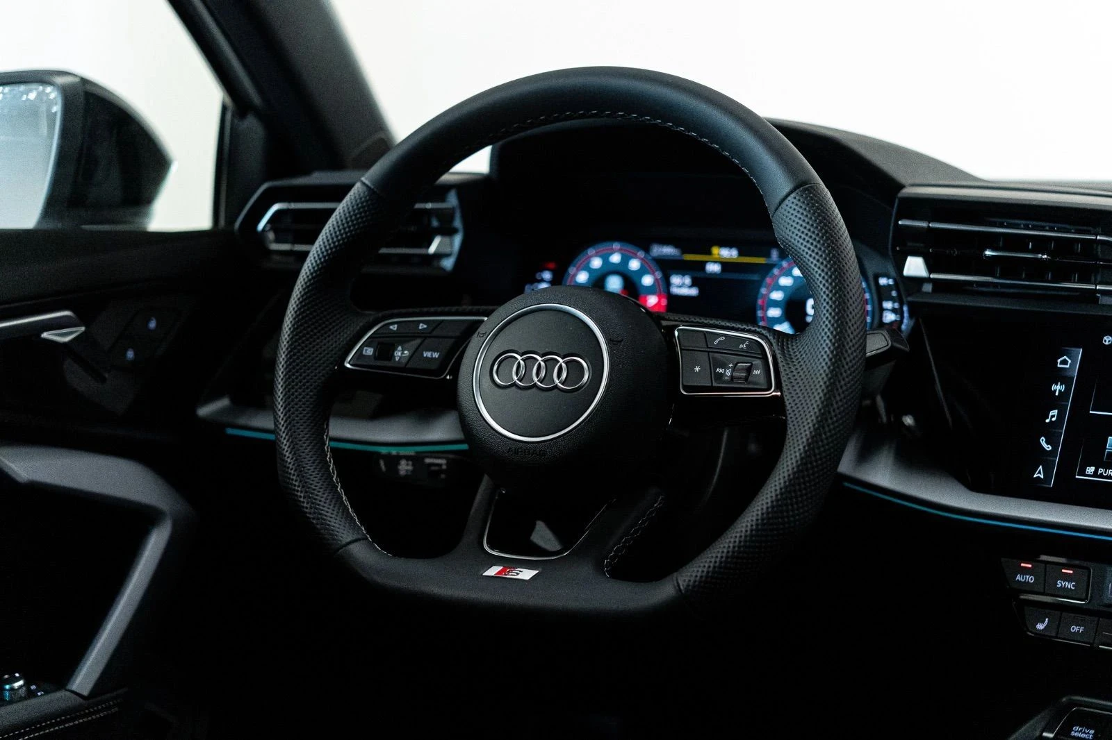 Audi S3, снимка 10 - Автомобили и джипове - 56706352