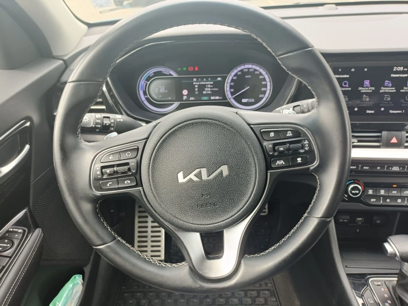 Kia Niro, снимка 6 - Автомобили и джипове - 47176549