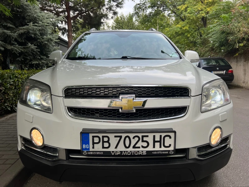 Chevrolet Captiva 2.0d XENON/4x4/NAVI/6+ 1/KAMERA/PODGREV/KOJA/UNIKA, снимка 2 - Автомобили и джипове - 47322343