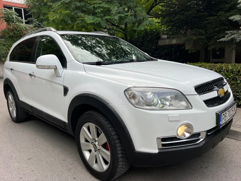 Chevrolet Captiva 2.0d XENON/4x4/NAVI/6+ 1/KAMERA/PODGREV/KOJA/UNIKA, снимка 5 - Автомобили и джипове - 47322343