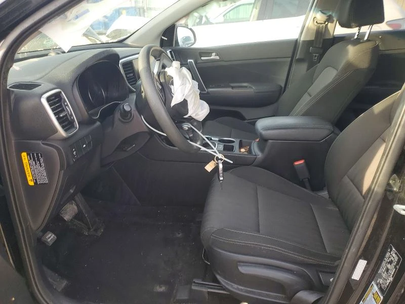 Kia Sportage 2.4L 4 Front-wheel Drive, снимка 8 - Автомобили и джипове - 53802949