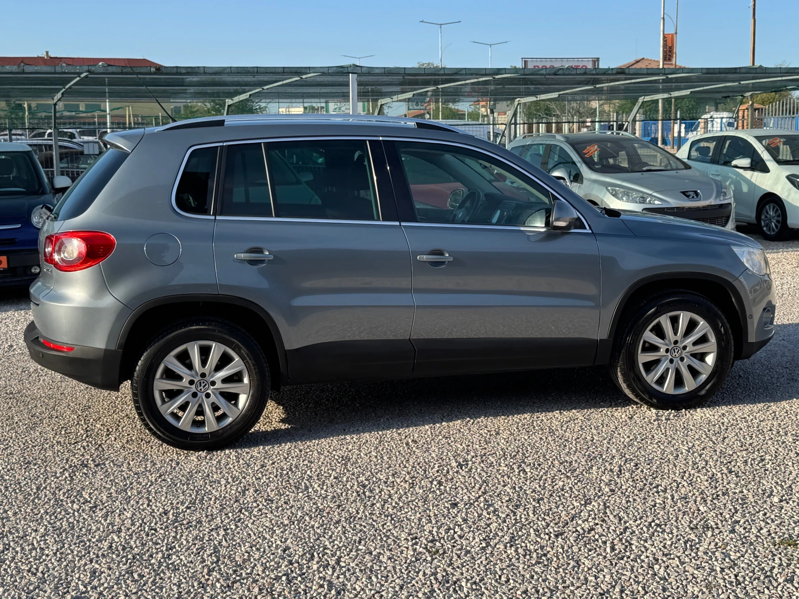 VW Tiguan 2.0TDI* AVTOMATIK* PARKASISTANS* 4x4* LIZING - изображение 4
