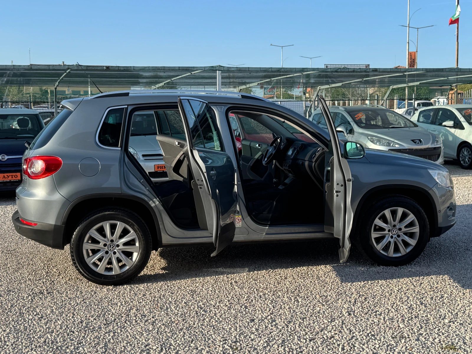 VW Tiguan 2.0TDI* AVTOMATIK* PARKASISTANS* 4x4* LIZING - изображение 6