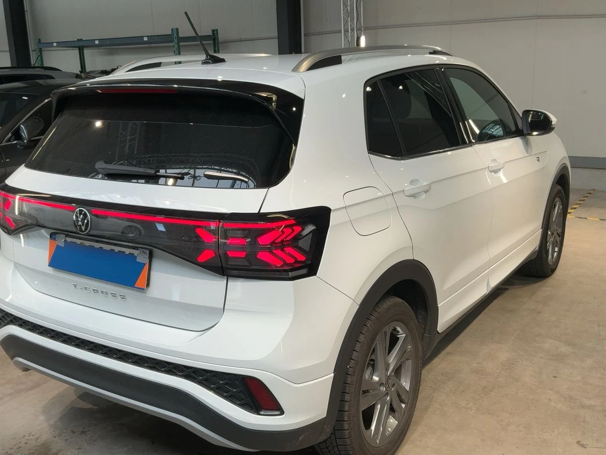 VW T-Cross 1.5 TSI ACT R-Line, снимка 4 - Автомобили и джипове - 54137567