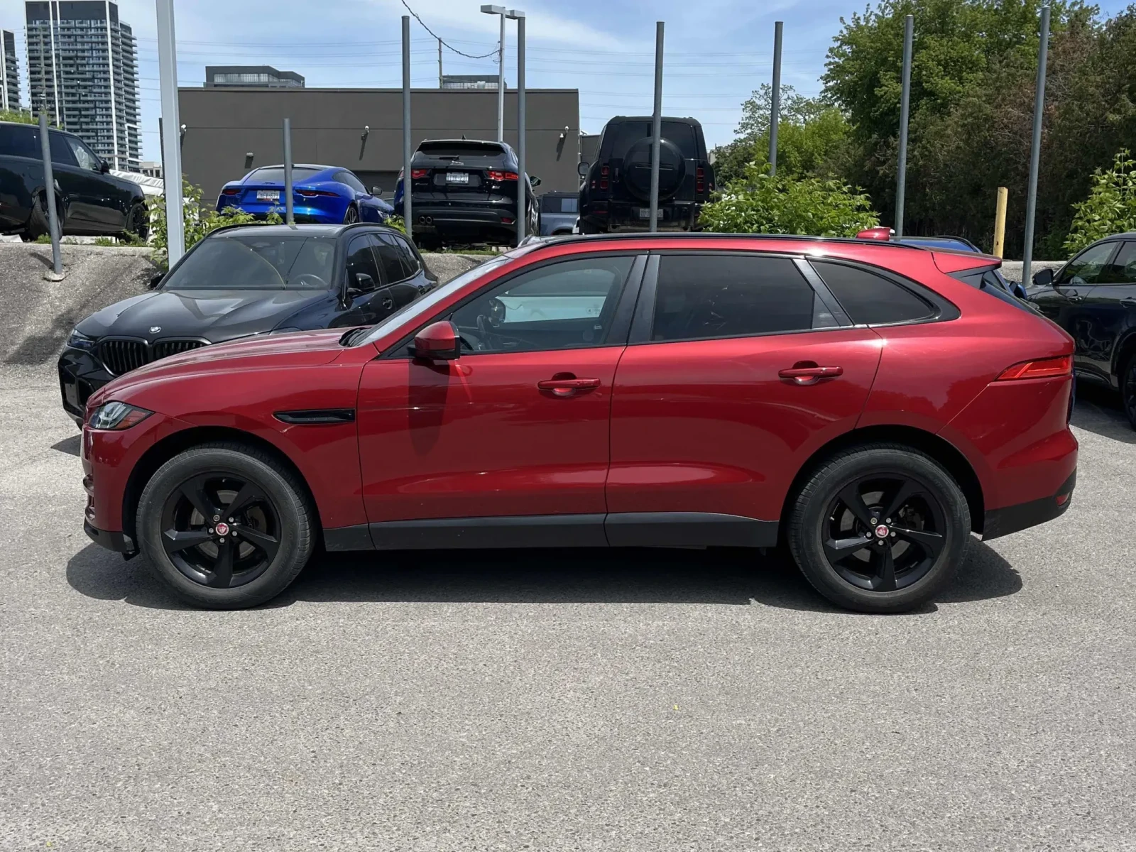 Jaguar F-PACE Prestige * 2КЛЮЧА * CARFAX * АВТО КРЕДИТ * , снимка 3 - Автомобили и джипове - 54755862