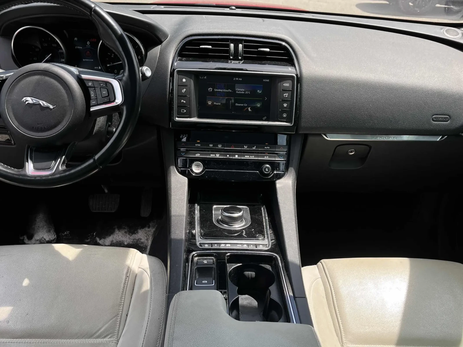Jaguar F-PACE Prestige * 2КЛЮЧА * CARFAX * АВТО КРЕДИТ * , снимка 9 - Автомобили и джипове - 54755862