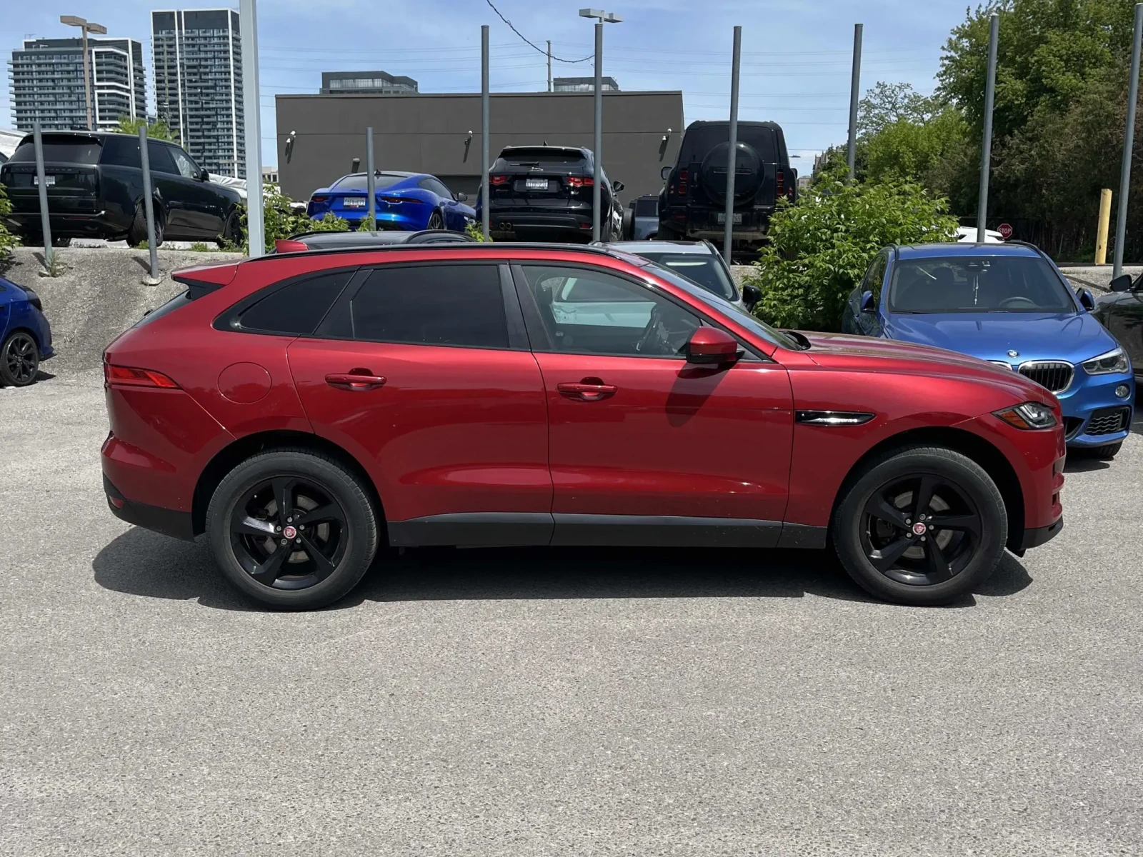 Jaguar F-PACE Prestige * 2КЛЮЧА * CARFAX * АВТО КРЕДИТ * , снимка 4 - Автомобили и джипове - 54755862