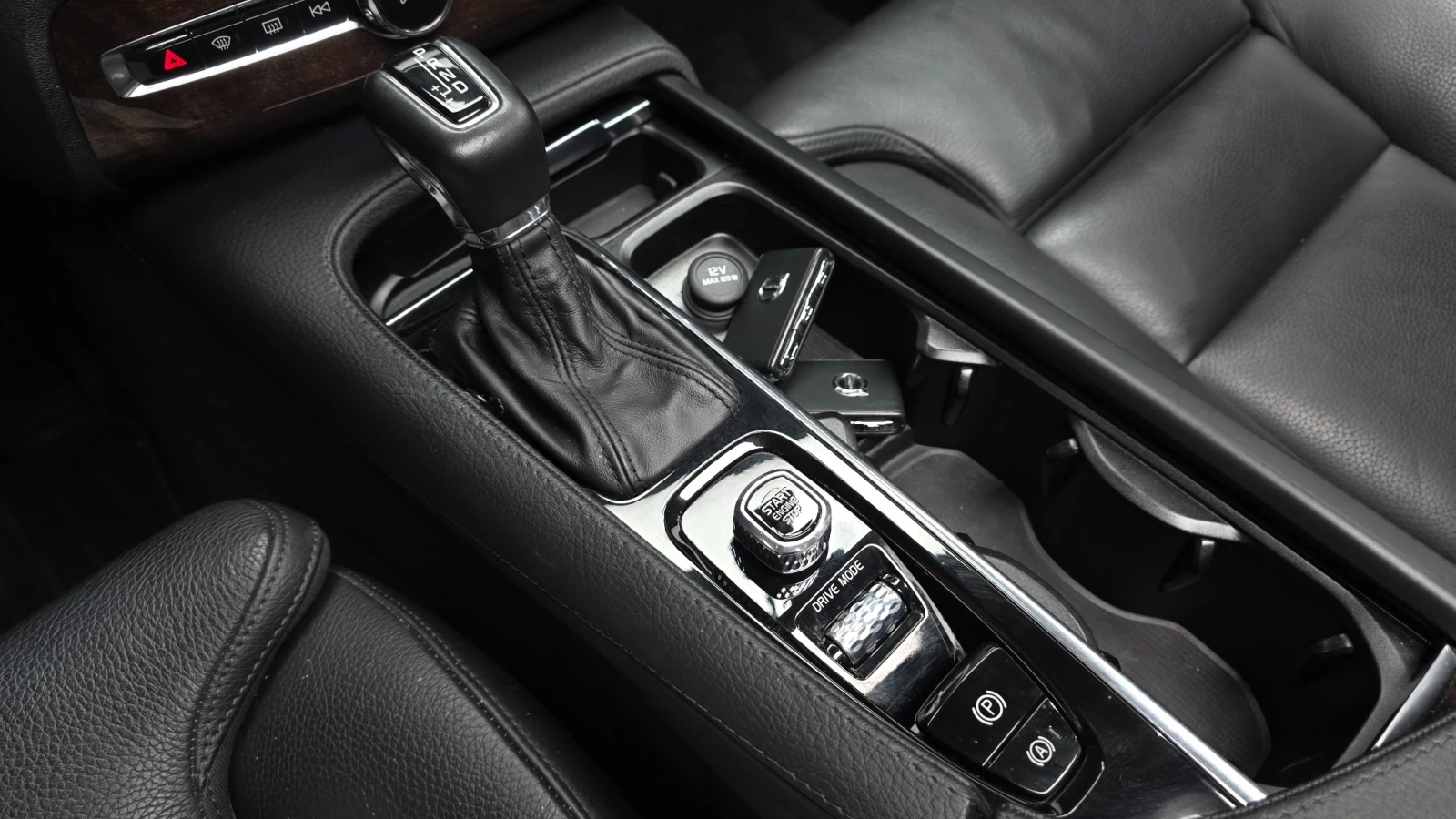 Volvo Xc90 2.0 T6 Momentum AWD, снимка 8 - Автомобили и джипове - 55559775
