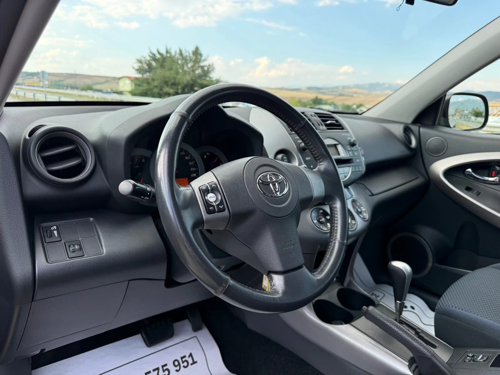 Toyota Rav4 2.0-VVT-i-170.000km-КАТО ЧИСТО НОВА-АВТОМАТ-ТОП, снимка 7 - Автомобили и джипове - 55568486