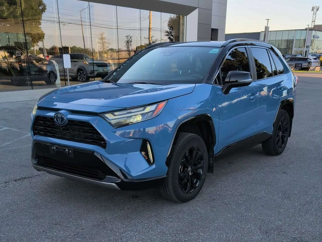 Toyota Rav4 Hybrid XSE | CARFAX | ВТОРИ ГУМИ И ДЖАНТИ