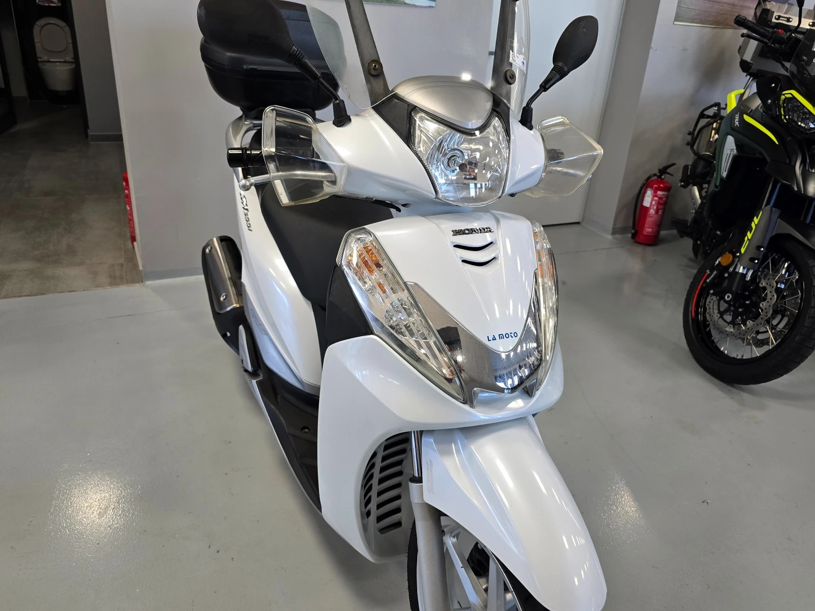 Honda Sh 300ie, ABS, 2012г., Перфектен!, снимка 9 - Мотоциклети и мототехника - 55523832