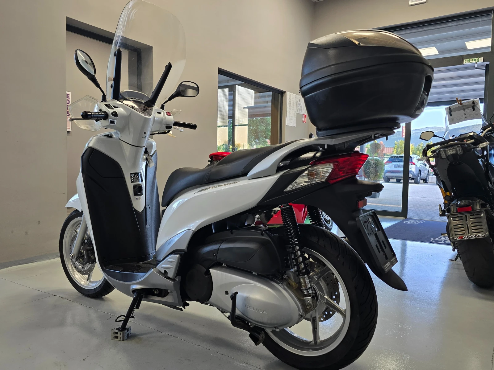 Honda Sh 300ie, ABS, 2012г., Перфектен!, снимка 4 - Мотоциклети и мототехника - 55523832