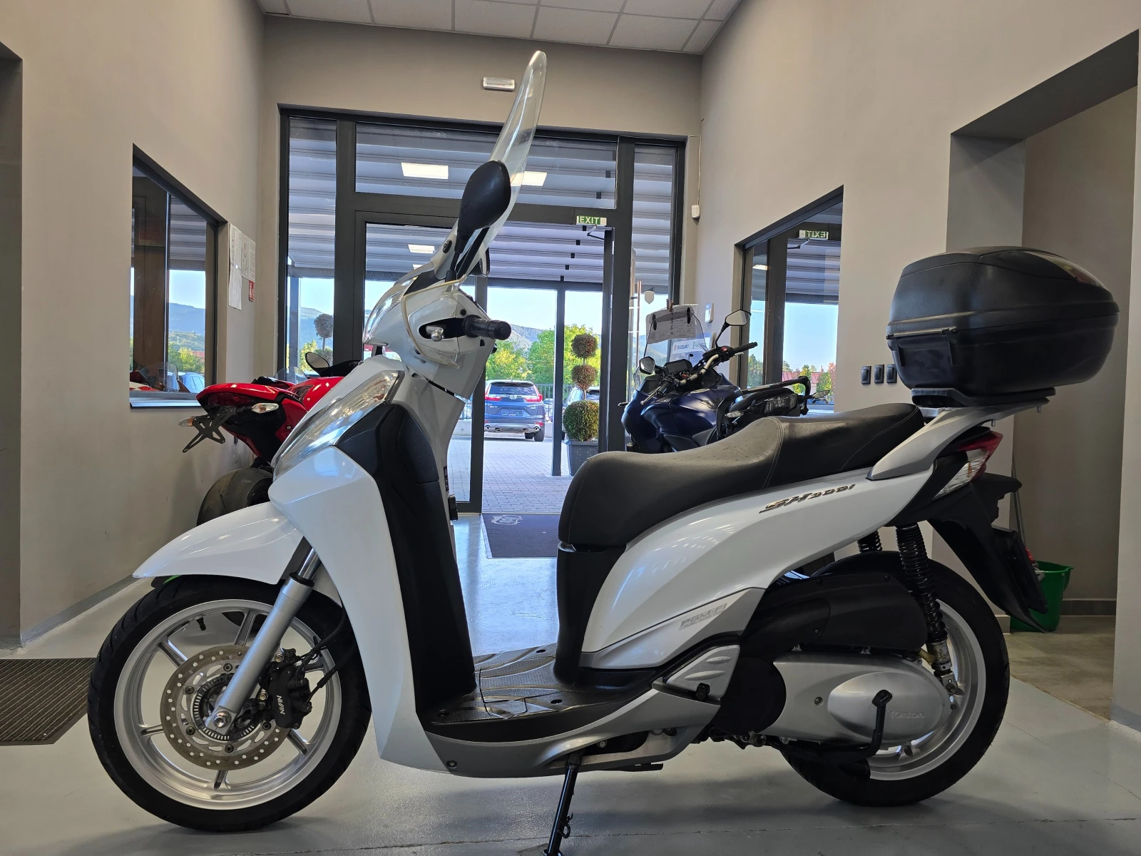 Honda Sh 300ie, ABS, 2012г., Перфектен!, снимка 5 - Мотоциклети и мототехника - 55523832