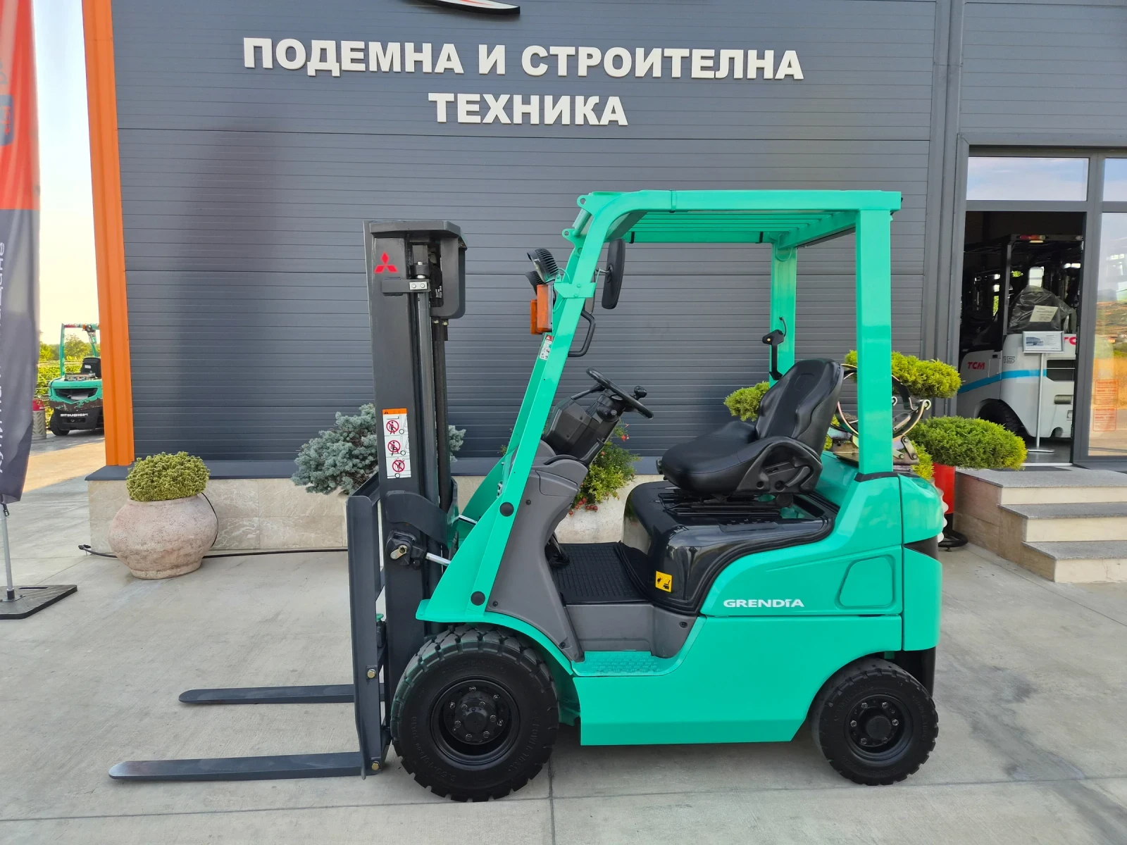 Мотокар Mitsubishi АВТОМАТ / ГАЗ + БЕНЗИН / ПРОМОЦИЯ !!!, снимка 2 - Индустриална техника - 54288497