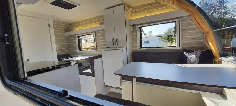 Каравана Други Каравана Бомбе 380 нова с гаранция внос, снимка 8 - Каравани и кемпери - 53599279