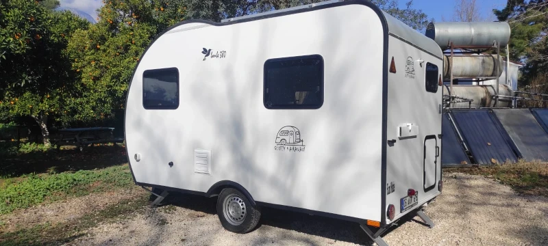 Каравана Други Каравана Бомбе 380 нова с гаранция внос, снимка 2 - Каравани и кемпери - 53599279