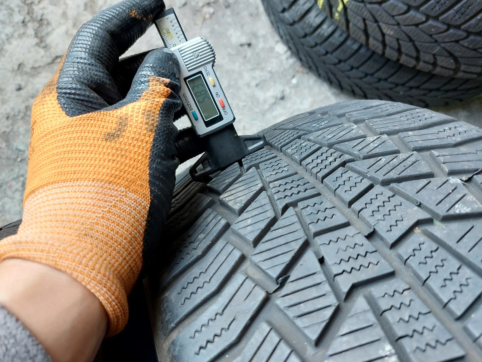 ���� 235/45R18 | Mobile.bg � ����������� 4