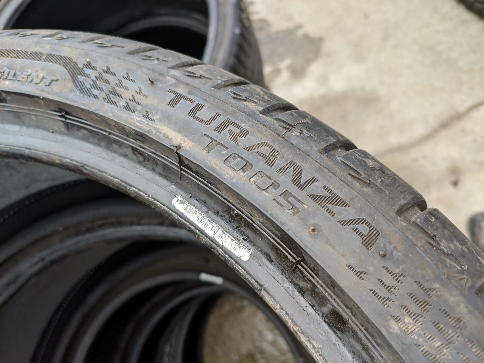 Гуми Летни 255/35R21, снимка 10 - Гуми и джанти - 56664472