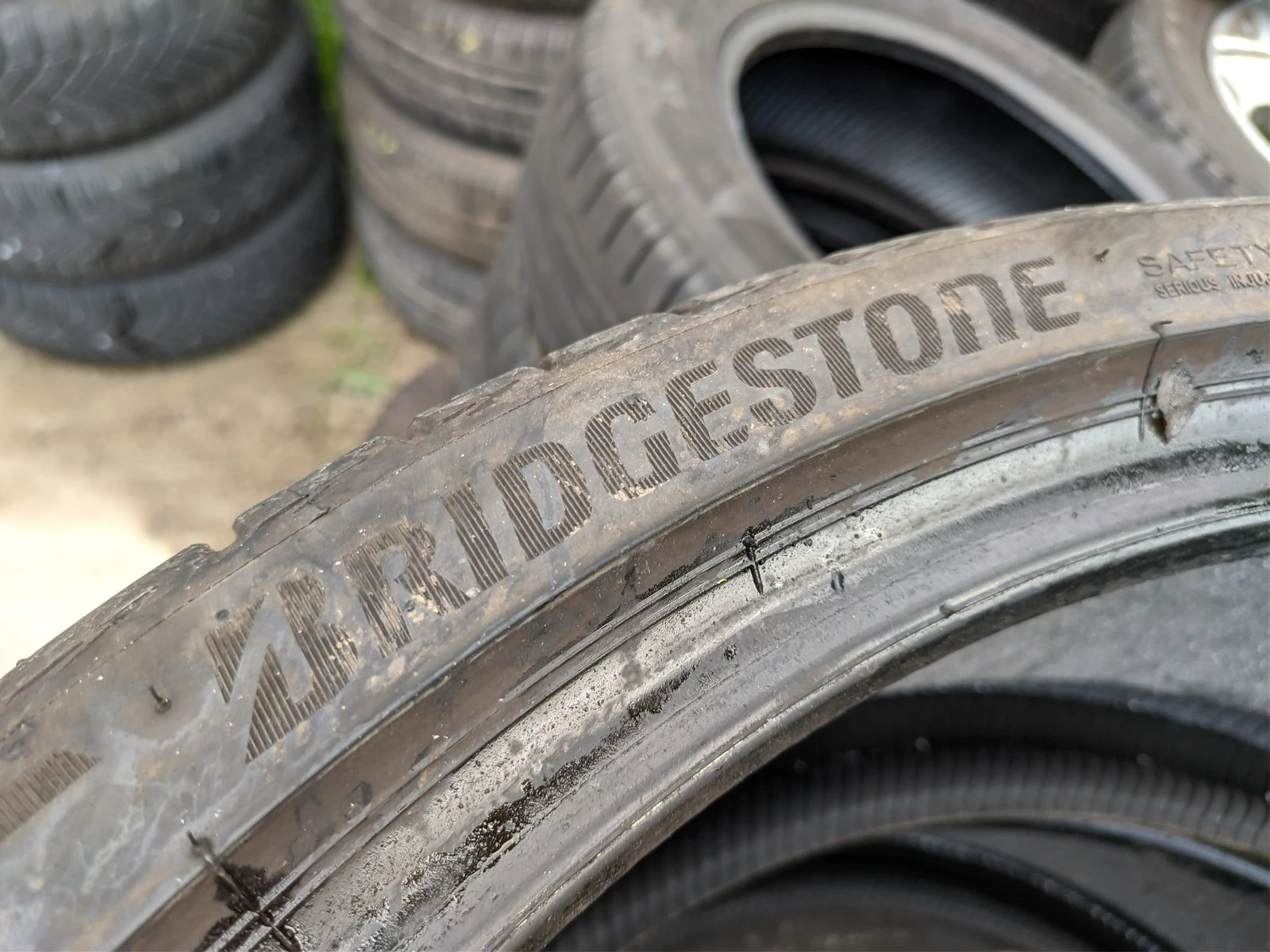 Гуми Летни 255/35R21, снимка 8 - Гуми и джанти - 56664472