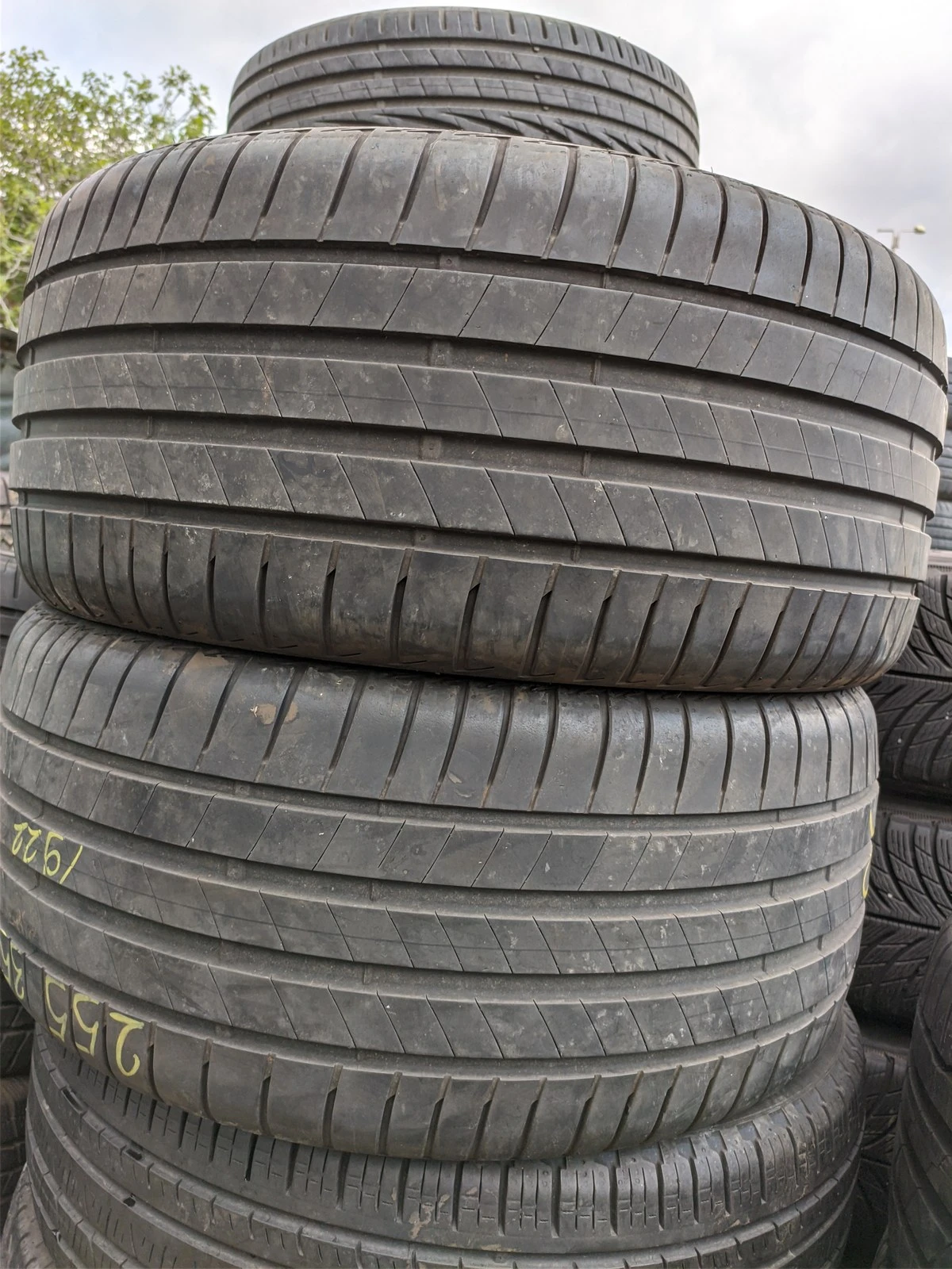 Гуми Летни 255/35R21, снимка 5 - Гуми и джанти - 56664472