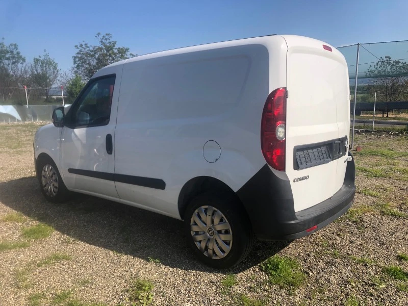 Opel Combo 1.6CDTI , снимка 3 - Автомобили и джипове - 41975039