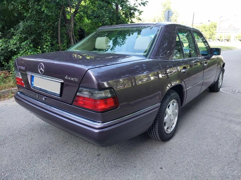 Mercedes-Benz E 300 4-matic УНИКАТ!!!, снимка 5 - Автомобили и джипове - 46534270