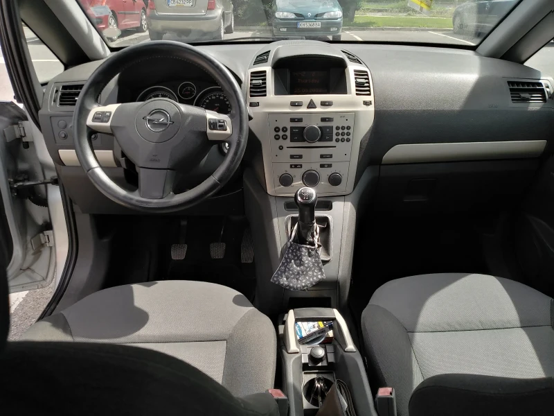 Opel Zafira, снимка 11 - Автомобили и джипове - 47593755