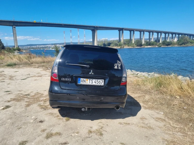 Mitsubishi Grandis, снимка 15 - Автомобили и джипове - 52406696