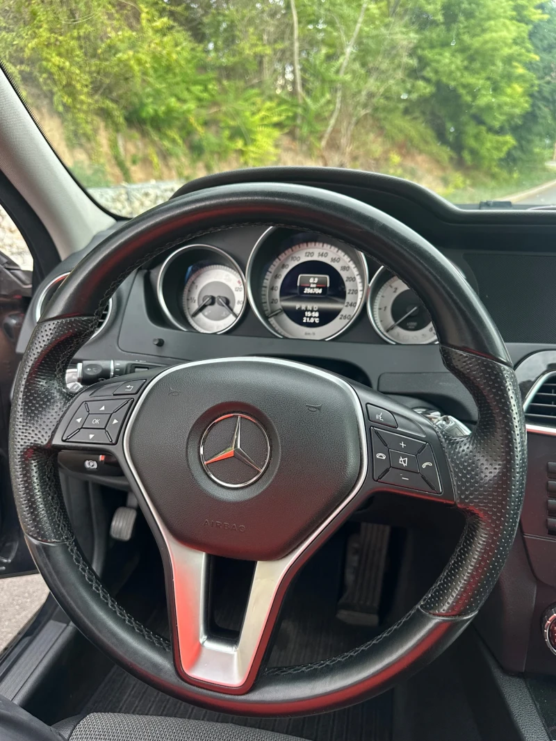 Mercedes-Benz C 250 CDI 4matic Швейцария, снимка 9 - Автомобили и джипове - 52149763