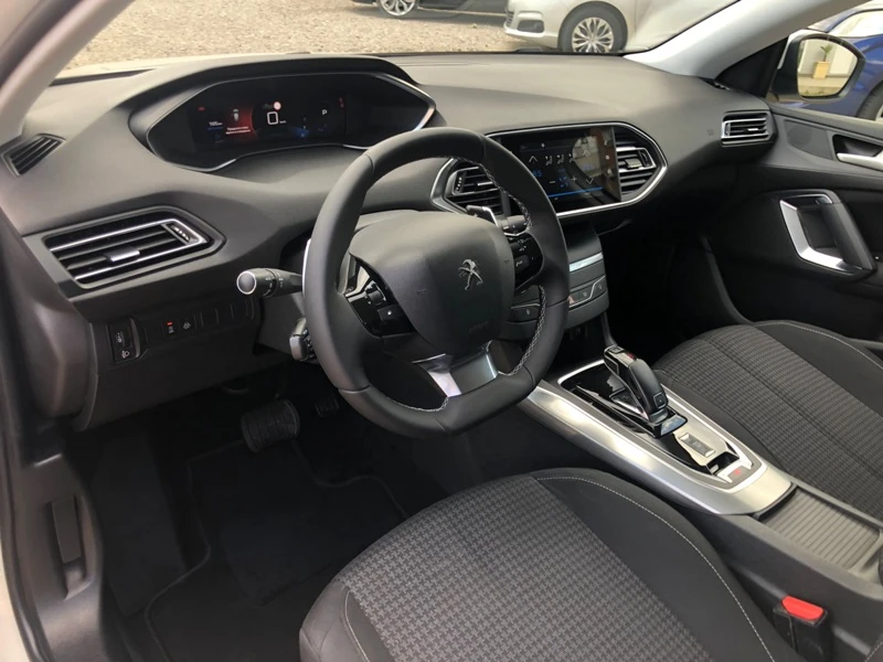 Peugeot 308 УНИКАТ-КАТО НОВА/1.5 HDI-8ck AVTOMATIC/NAVI, снимка 8 - Автомобили и джипове - 47133107