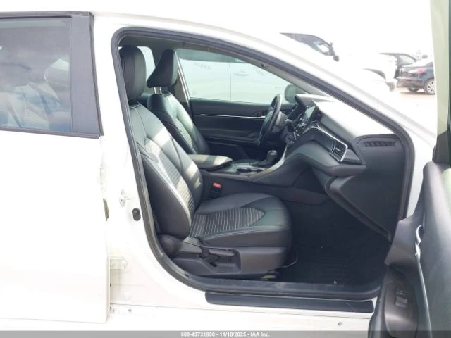 Toyota Camry SE* NIGHTSHADE EDITION* DISTRONIC* ПОДГРЕВИ* , снимка 5 - Автомобили и джипове - 53100691