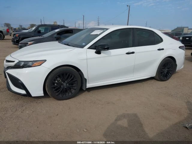 Toyota Camry SE* NIGHTSHADE EDITION* DISTRONIC* ПОДГРЕВИ* , снимка 2 - Автомобили и джипове - 53100691