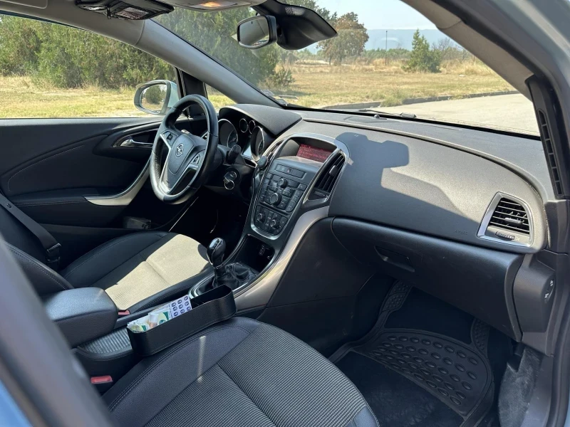 Opel Astra J, снимка 6 - Автомобили и джипове - 54524557