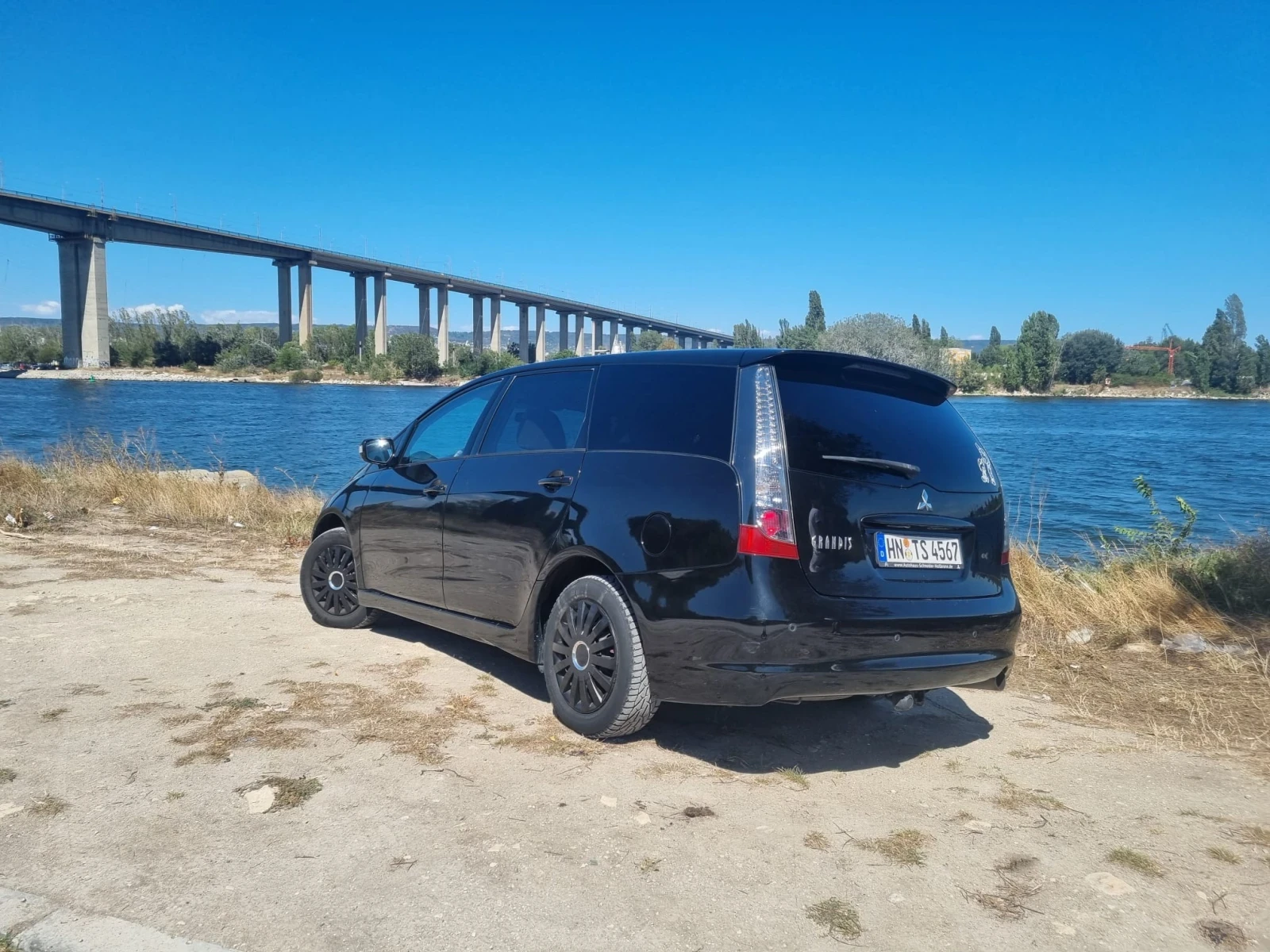 Mitsubishi Grandis | Mobile.bg — изображение 12