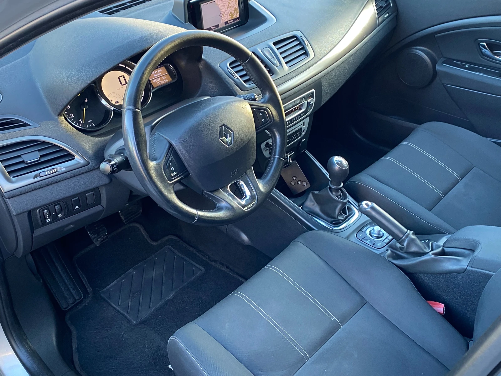 Renault Megane 1.5D-GTline-LED-NAVI-PDC-EURO5B-KLIMATRON-FACELIFT - изображение 7