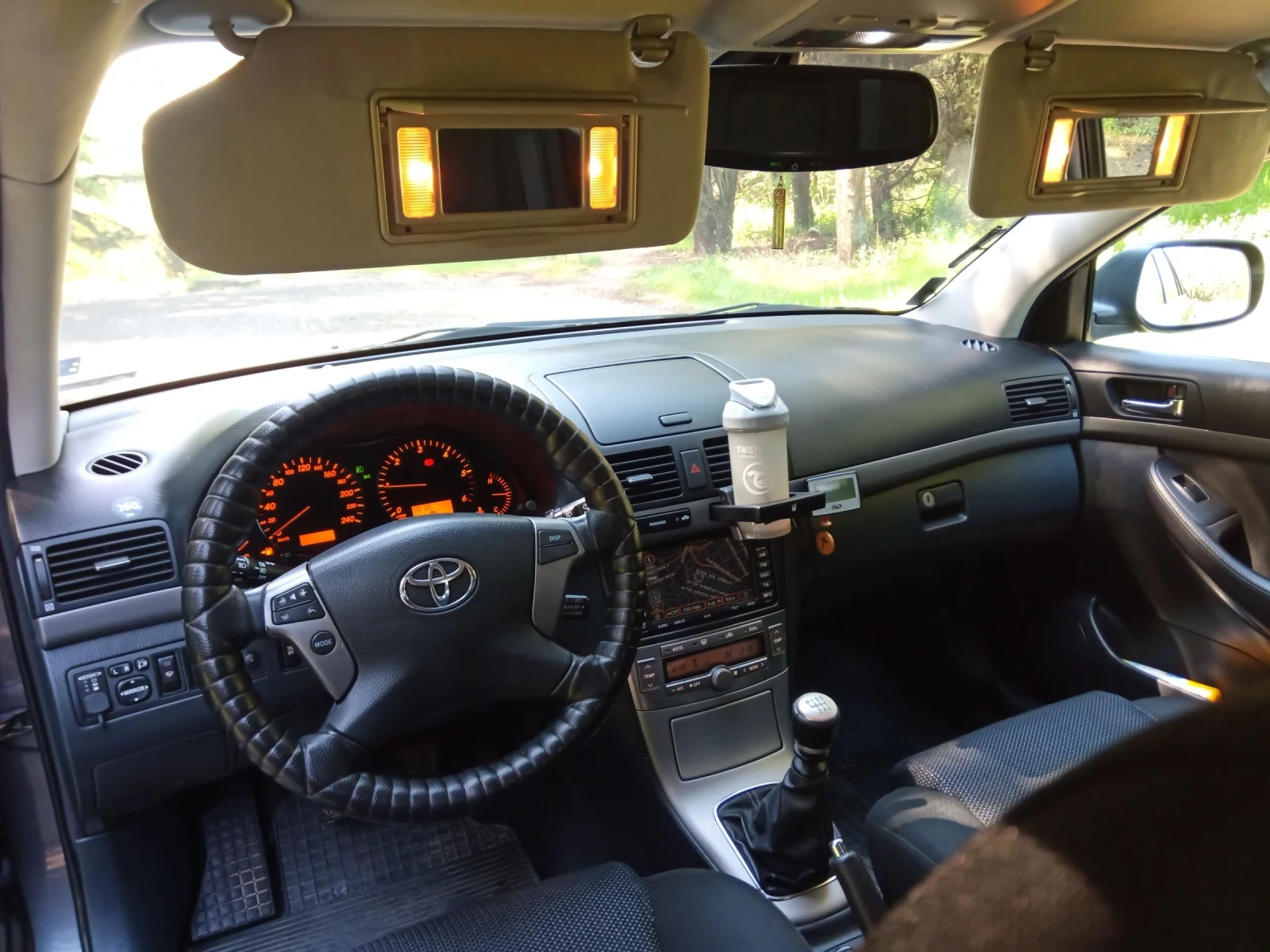 Toyota Avensis 2.2, снимка 9 - Автомобили и джипове - 53873542