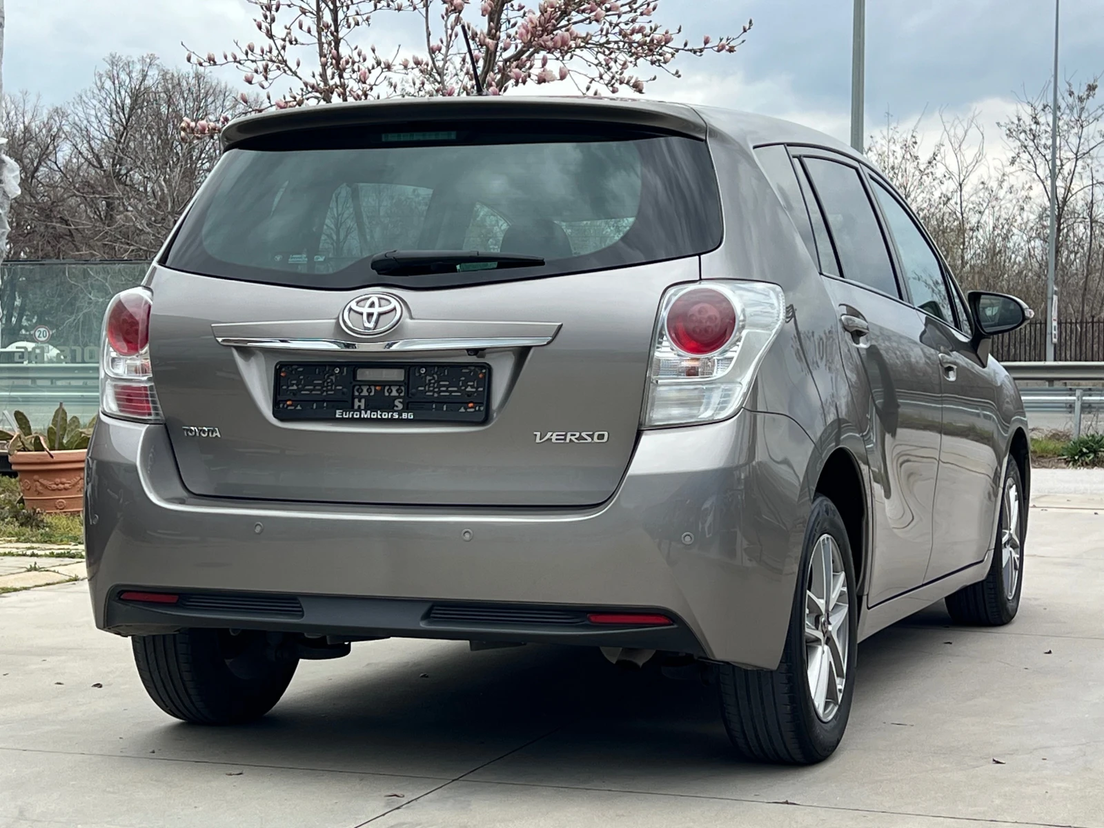 Toyota Verso 1.6I, FULL SERVICE TOYOTA-KATO HOB!!!, снимка 5 - Автомобили и джипове - 53915212