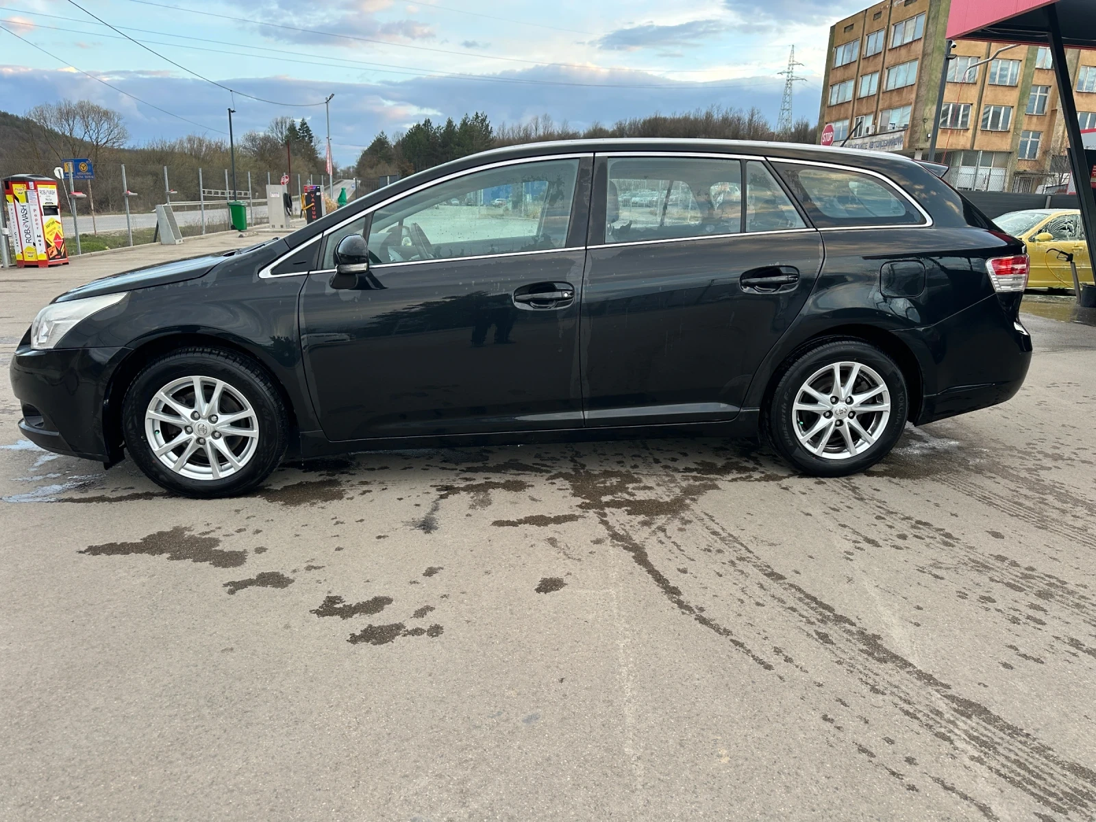 Toyota Avensis 1.8-VVTI-EURO5-NAVI-ТОП-1ST OWNER-1Г-ГАРАНЦИЯ, снимка 2 - Автомобили и джипове - 53955091