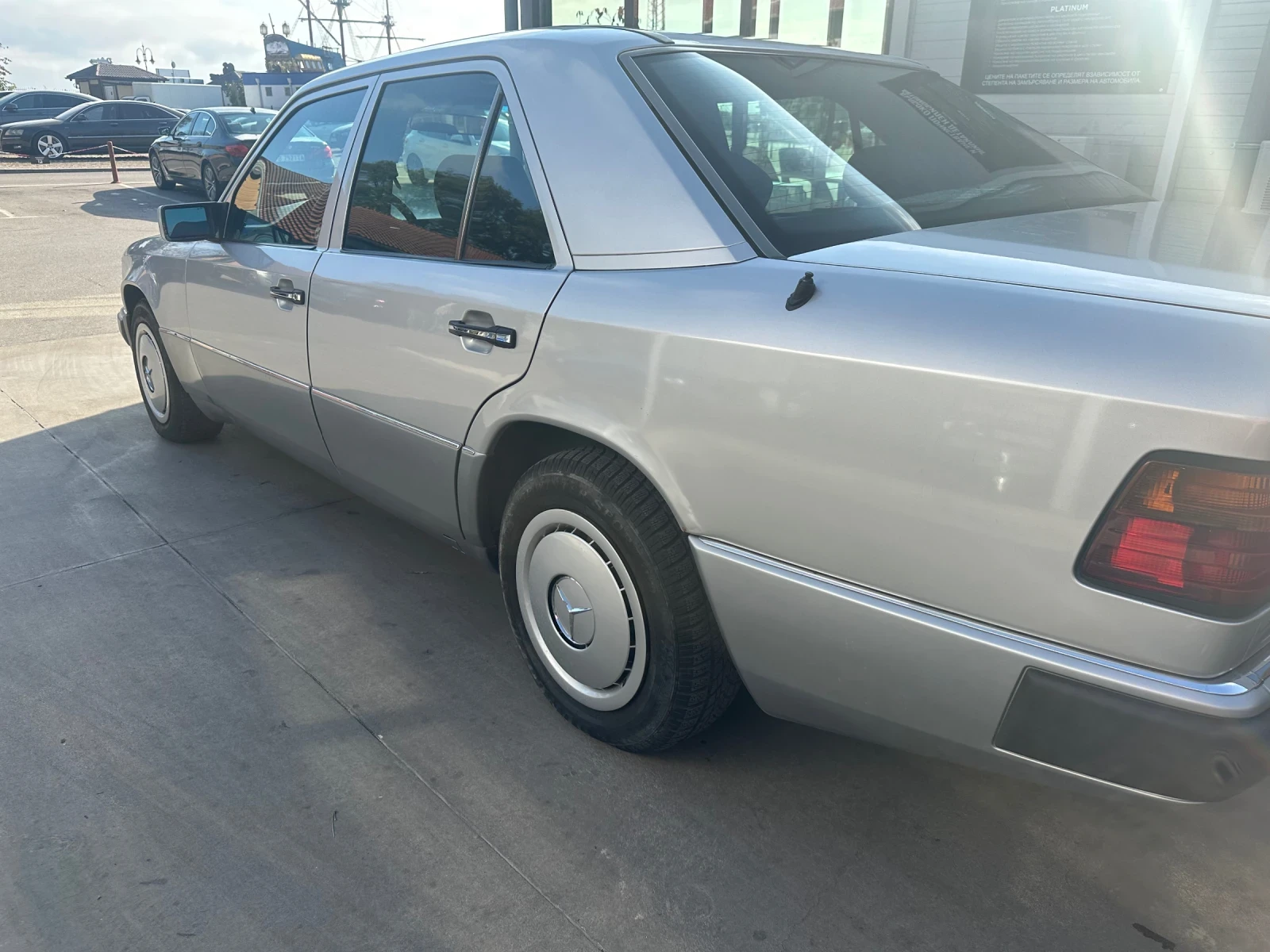 Mercedes-Benz 124, снимка 3 - Автомобили и джипове - 53962872