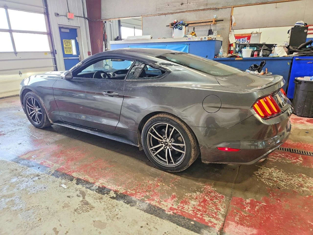 Ford Mustang 2.3l, снимка 2 - Автомобили и джипове - 54002352