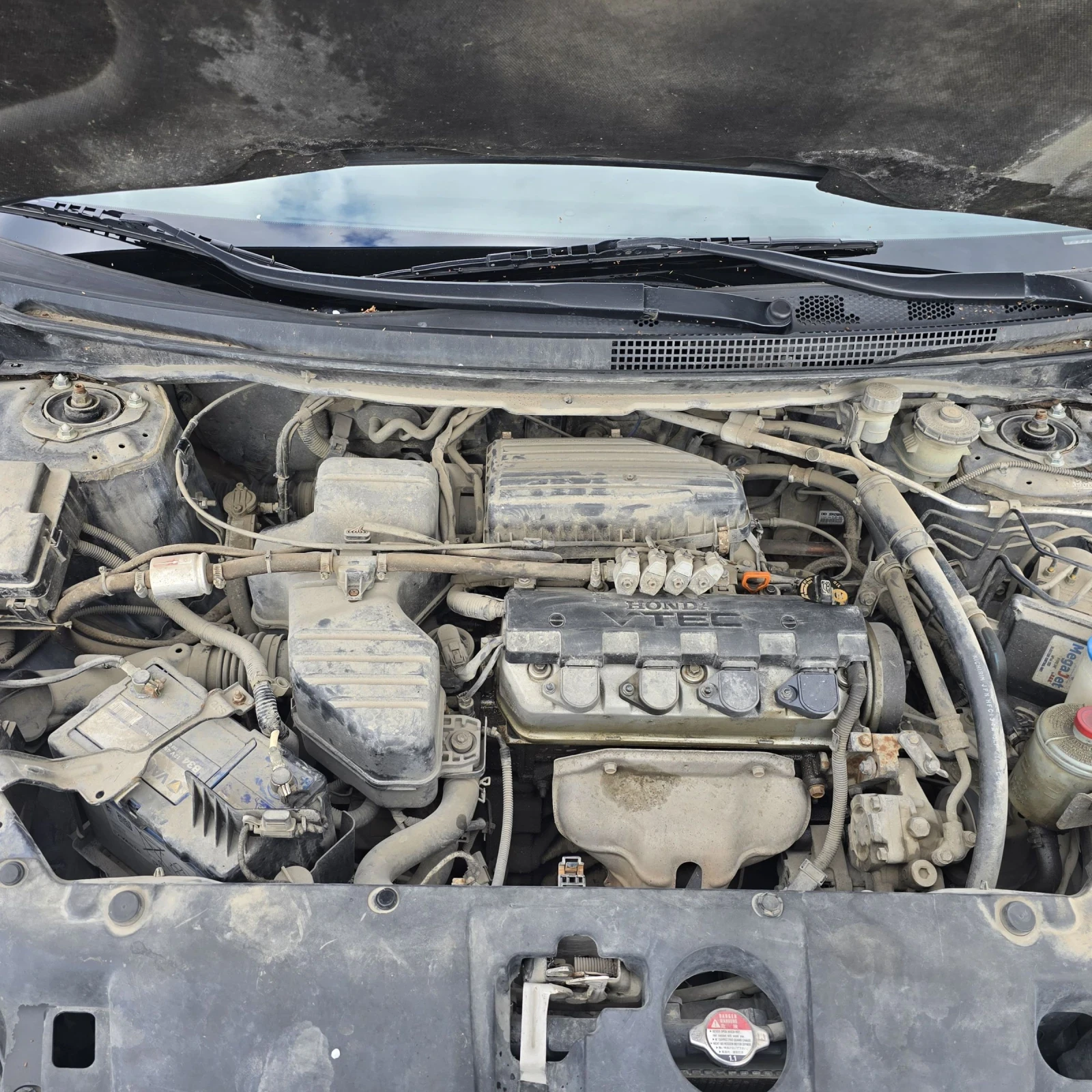 Honda Fr-v 1.7, снимка 8 - Автомобили и джипове - 54006634