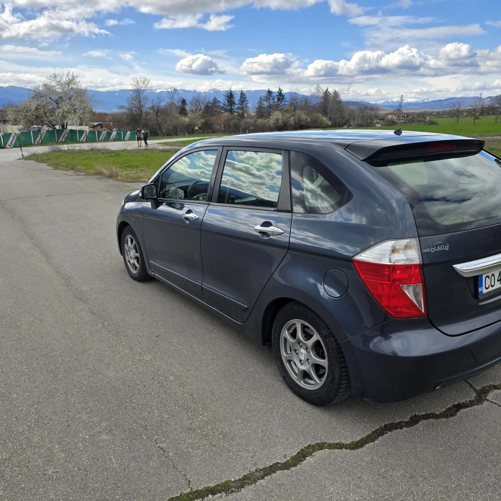 Honda Fr-v 1.7, снимка 4 - Автомобили и джипове - 54006634