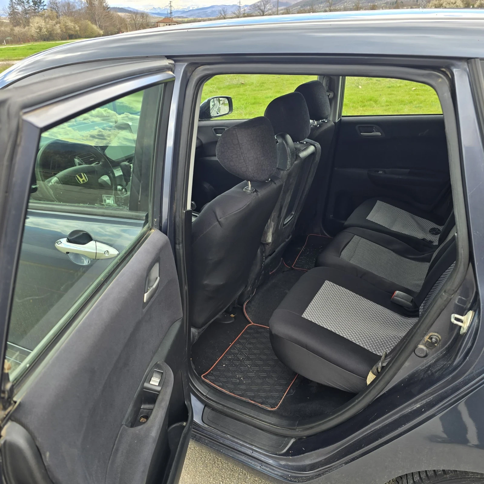 Honda Fr-v 1.7, снимка 11 - Автомобили и джипове - 54006634