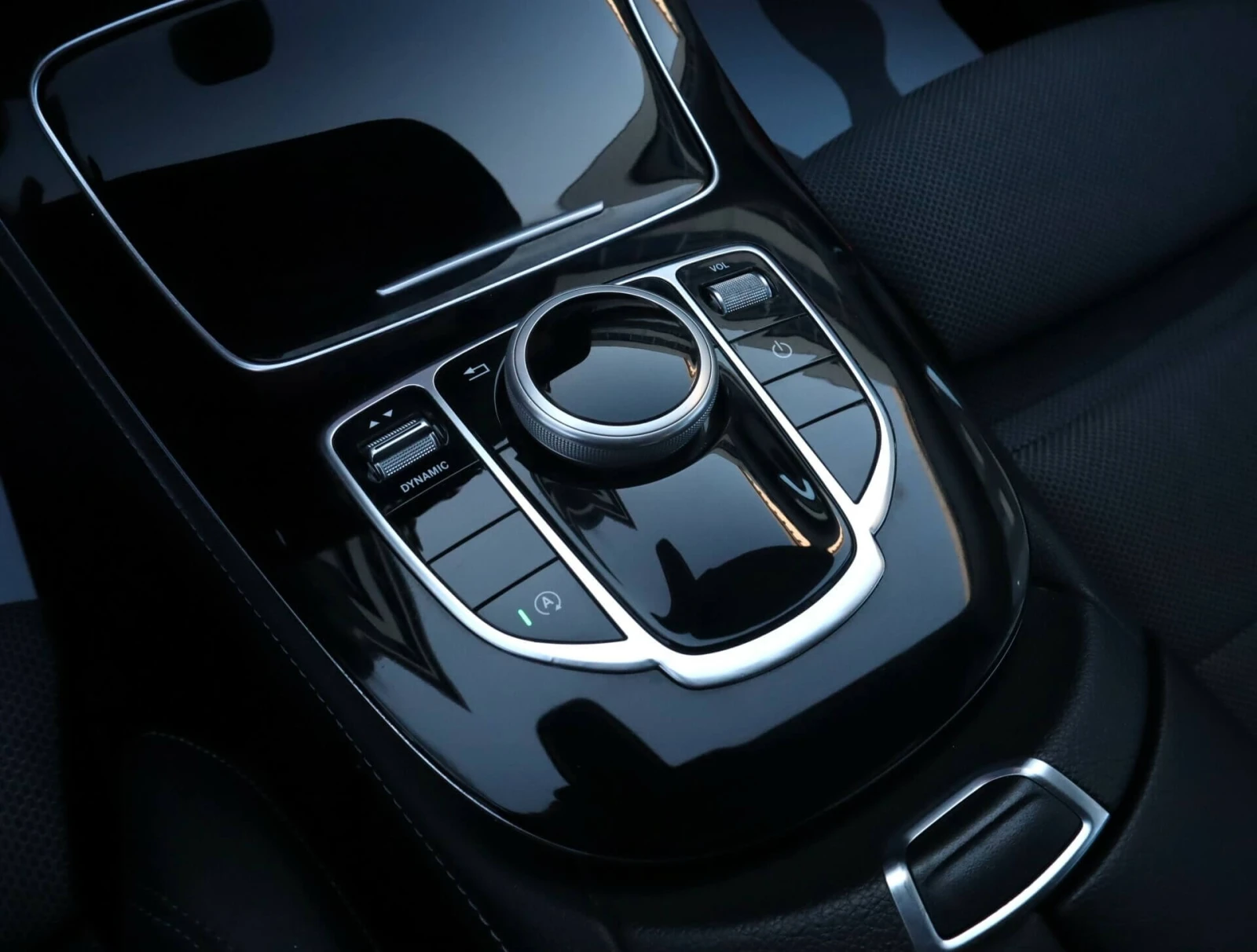 Mercedes-Benz E 220 CDI/Avantgarde/Dynamic Select/PRE-SAFE/Collision P, снимка 10 - Автомобили и джипове - 54184342