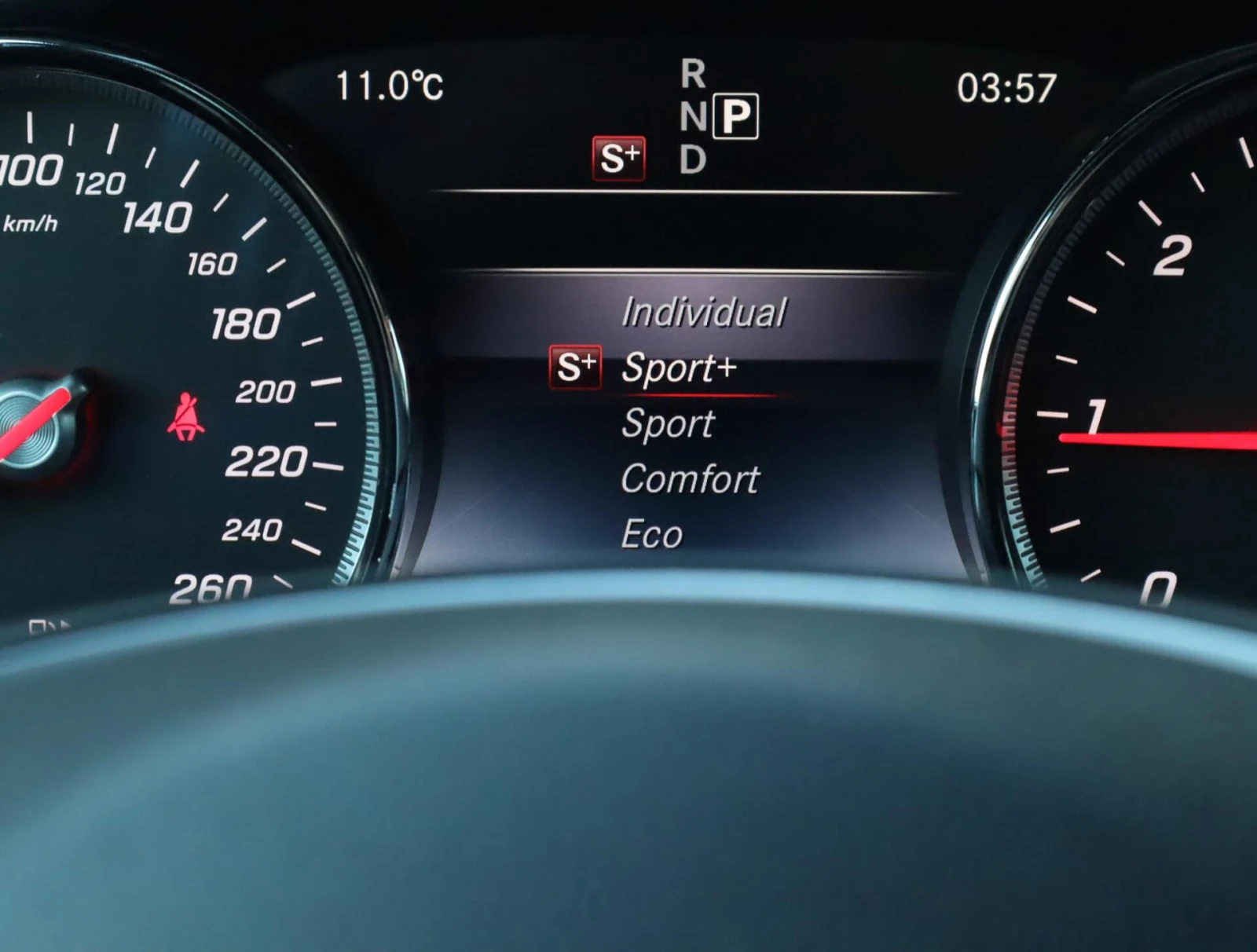 Mercedes-Benz E 220 CDI/Avantgarde/Dynamic Select/PRE-SAFE/Collision P, снимка 13 - Автомобили и джипове - 54184342