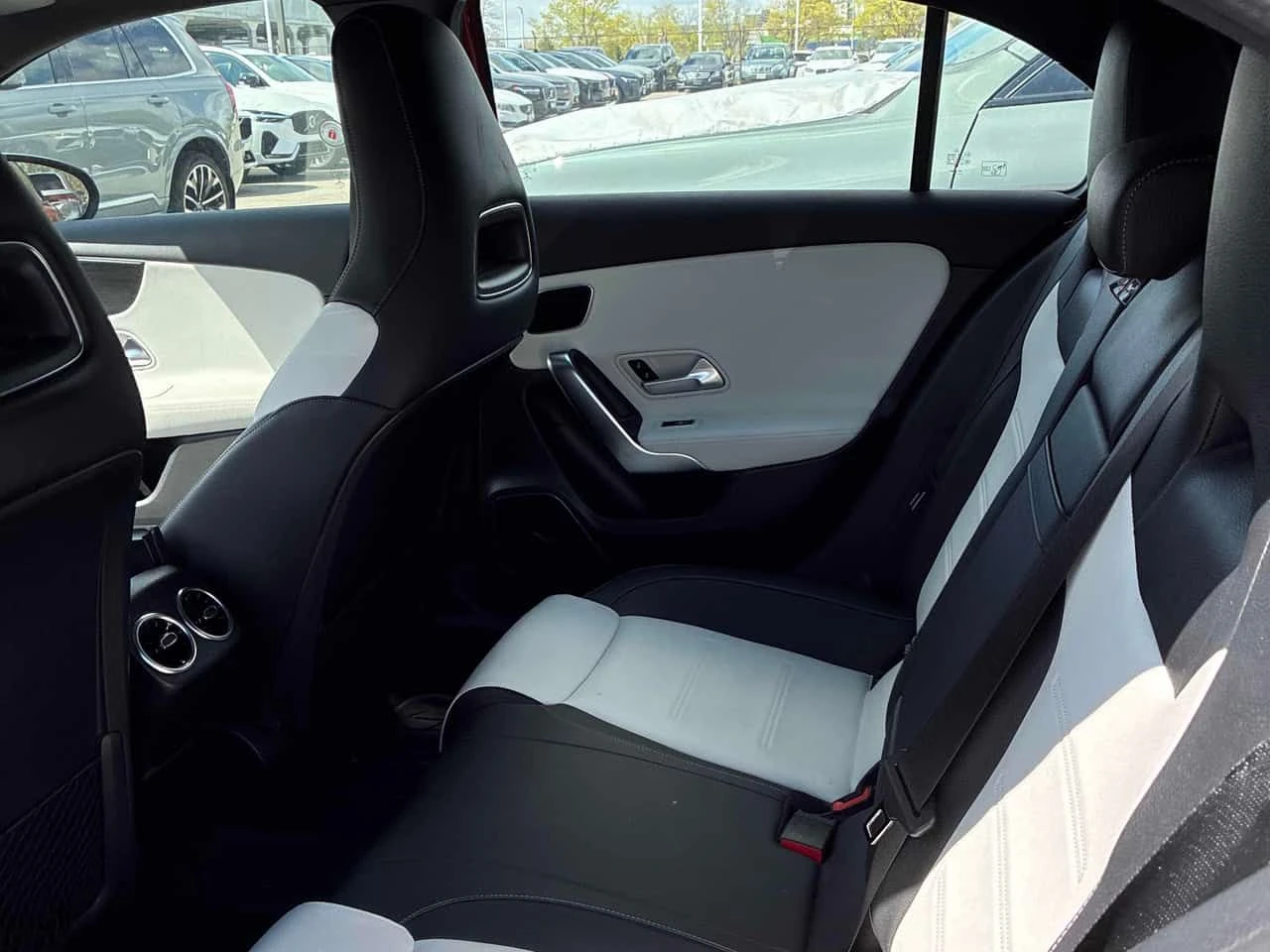 Mercedes-Benz A 250 | DISTRONIC | ПОДГРЕВ | ПАНОРАМА | CARFAX | , снимка 12 - Автомобили и джипове - 54479858