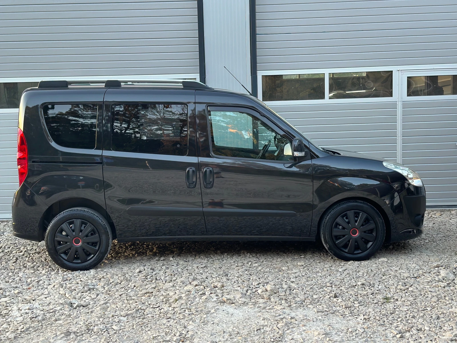 Fiat Doblo 1.4LPG 120кс НАВИ КАМЕРА CARPLAY 5 места, снимка 7 - Автомобили и джипове - 54692927